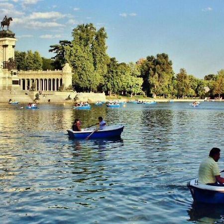 Por Los Pasos De Goya, Parque Retiro Madrid Buitenkant foto