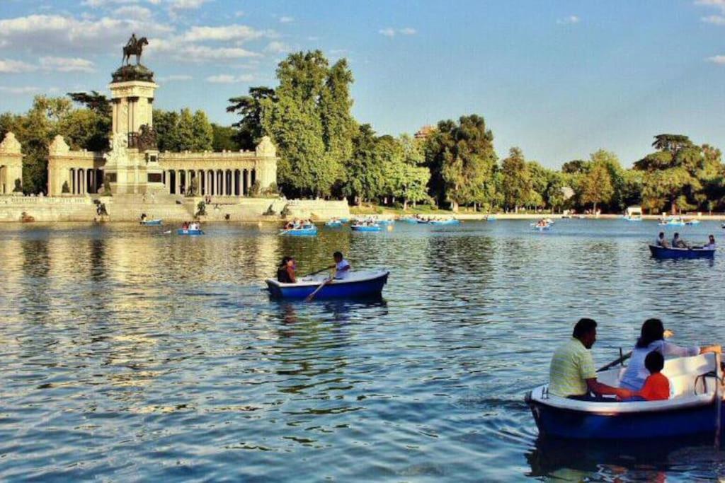 Por Los Pasos De Goya, Parque Retiro Madrid Buitenkant foto